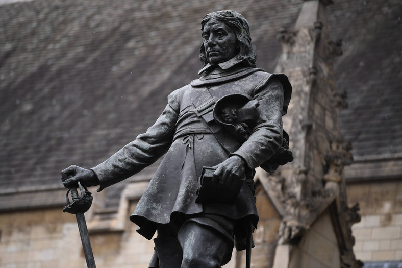 Pomnik Olivera Cromwella w Londynie