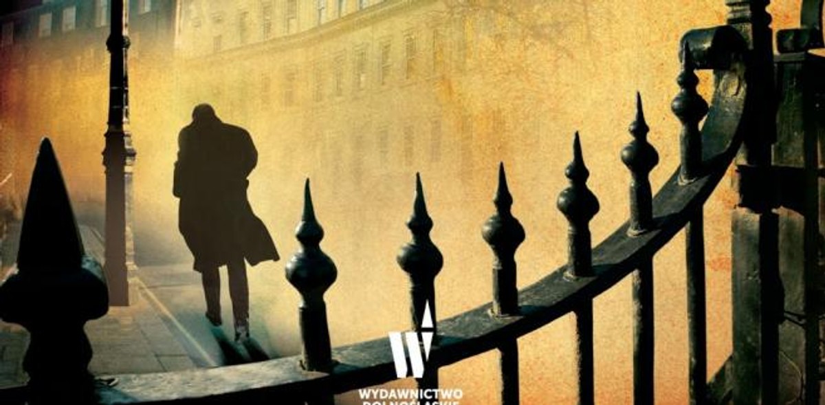 „Wołanie kukułki” Roberta Galbraitha (czyli J.K. Rowling) ukazało się w Polsce nakładem Wydawnictwa Dolnośląskiego.