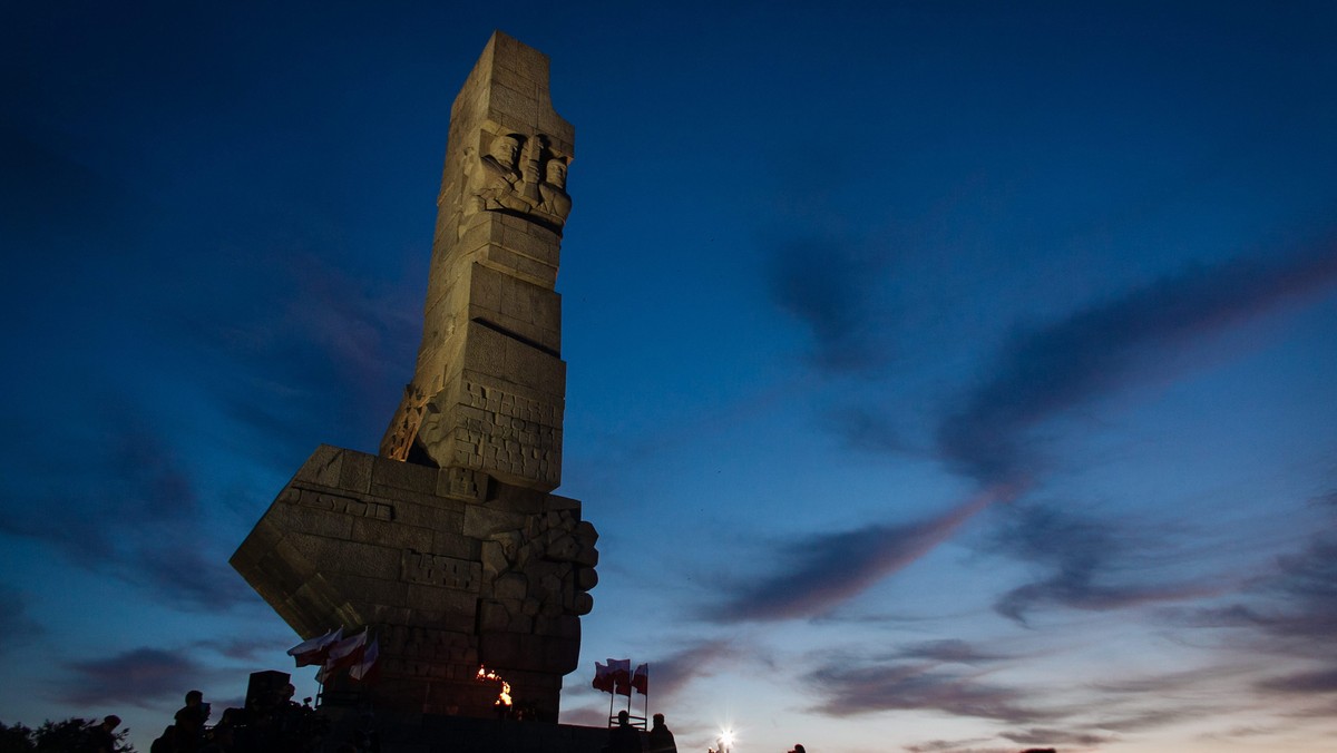 Na Westerplatte do jesieni ma zostać uporządkowany teren położony pomiędzy nadmorską promenadą spacerową a Polem Bitwy Westerplatte. Tuż przy miejscu historycznej batalii powstaną piaskowe wyspy oraz ścieżki spacerowe.