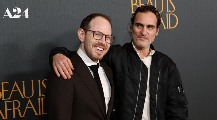 Ari Aster és Joaquin Phoenix