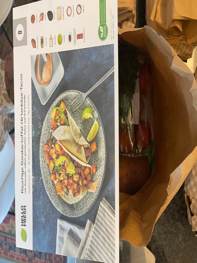 Je tente les tacos aux patates douces et à la feta. La préparation est un peu longue, mais assez facile à réaliser.