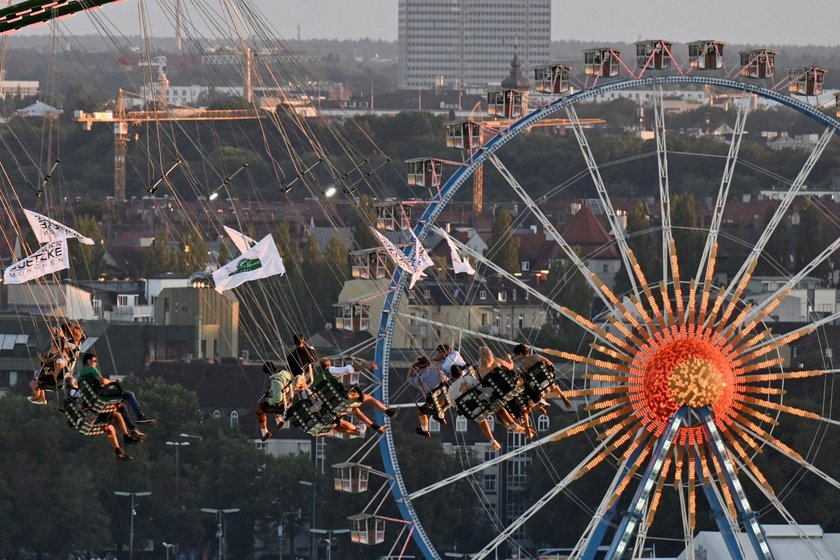 Niemcy Wypadek Na Kolejce Górskiej Podczas Oktoberfestu Są Ranni 3482