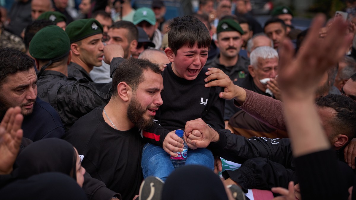 Sahrane 13 libanskih oficira državne bezbednosti poginulih u izraelskom napadu u priobalnom gradu Sidonu, 11. april 2026.