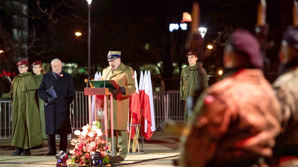 Hołd powstańcom wielkopolskim, w tym kobietom, które "były integralną częścią powstańczego zwycięstwa", oddano w piątek w Poznaniu w trakcie głównych uroczystości z okazji 101. rocznicy wybuchu zwycięskiej insurekcji. Powstanie zaczęło się 27 grudnia 1918 roku.