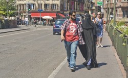 29 proc. francuskich muzułmanów odrzuca świeckie prawa republiki. SONDAŻ