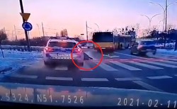 Policjant potrącił pieszego na pasach w Łodzi. Będzie postępowanie dyscyplinarne