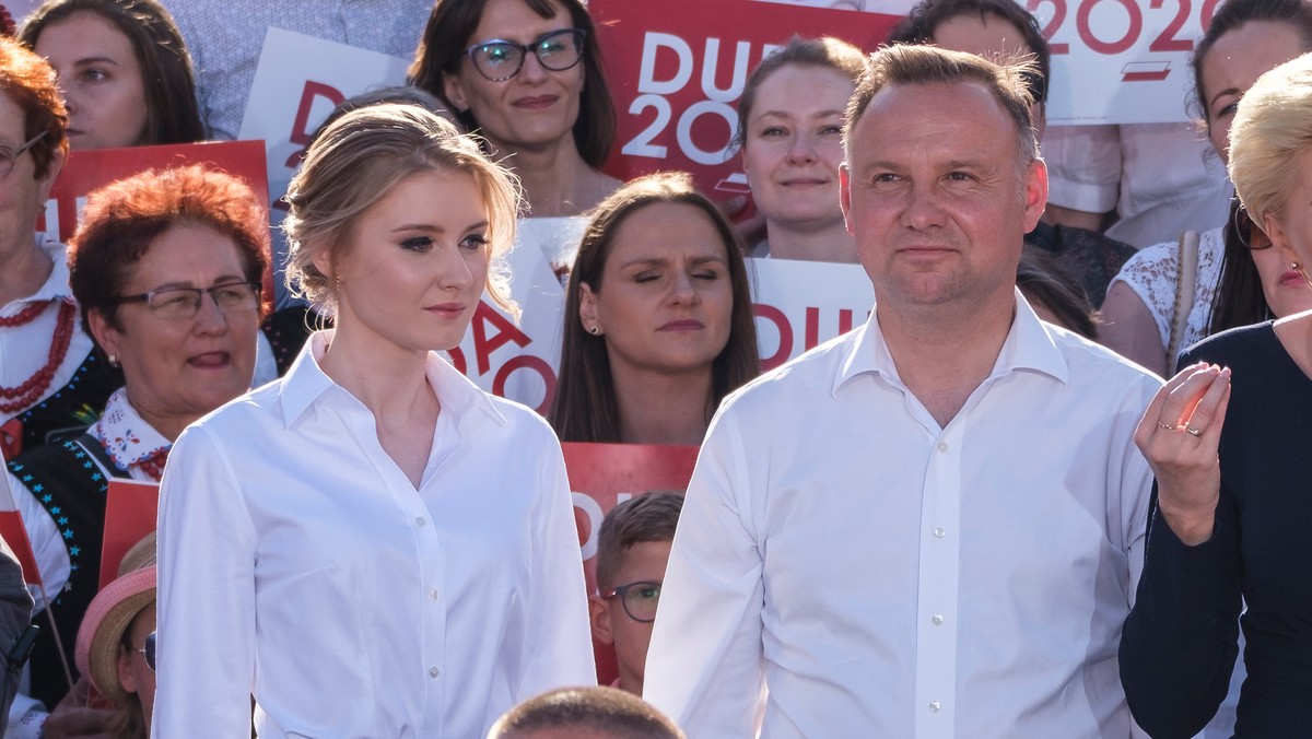 Kinga Duda na rodzinnym urlopie. Spędza czas z ojcem na skuterach wodnych