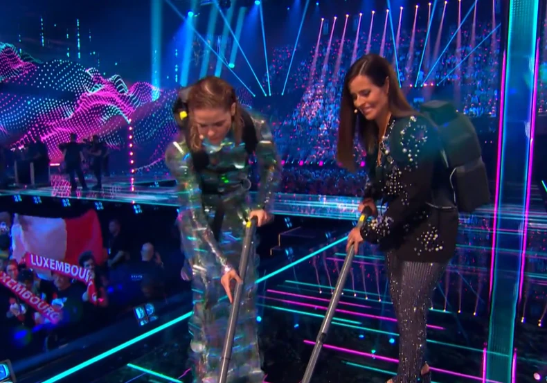 Voditeljke Evrovizije 2025 čiste binu