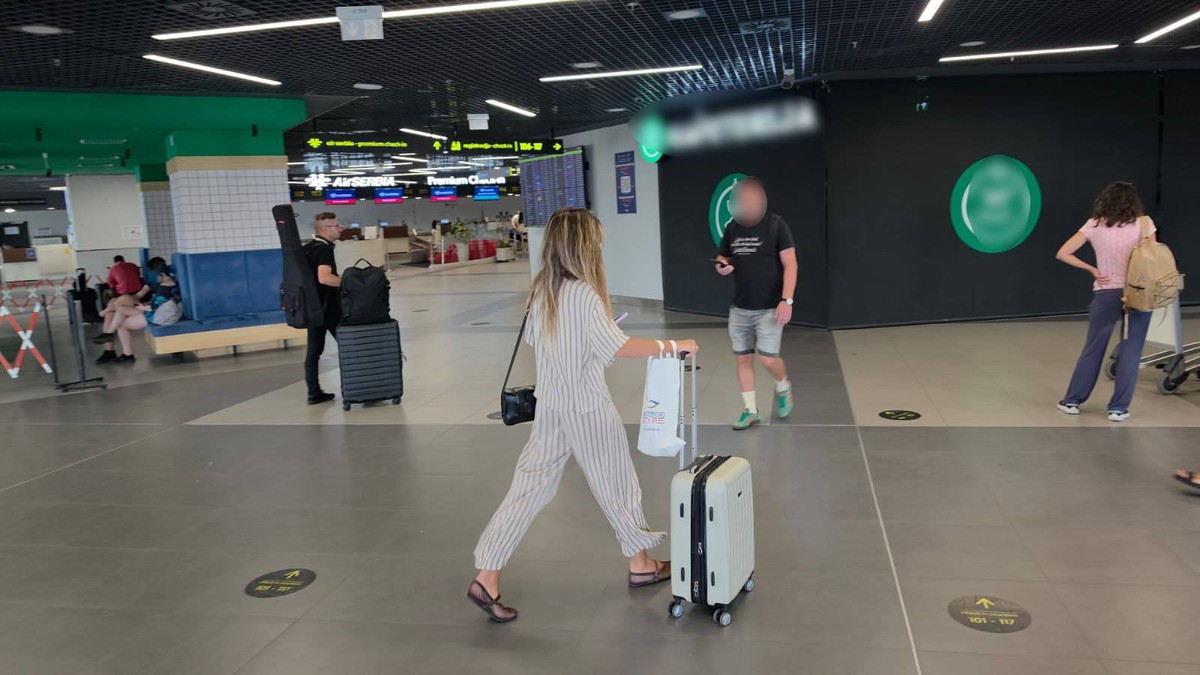 Jovana Pajić, aerodrom