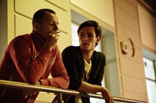 'Płynące wieżowce': Gwałtownie, intymnie, bez histerii