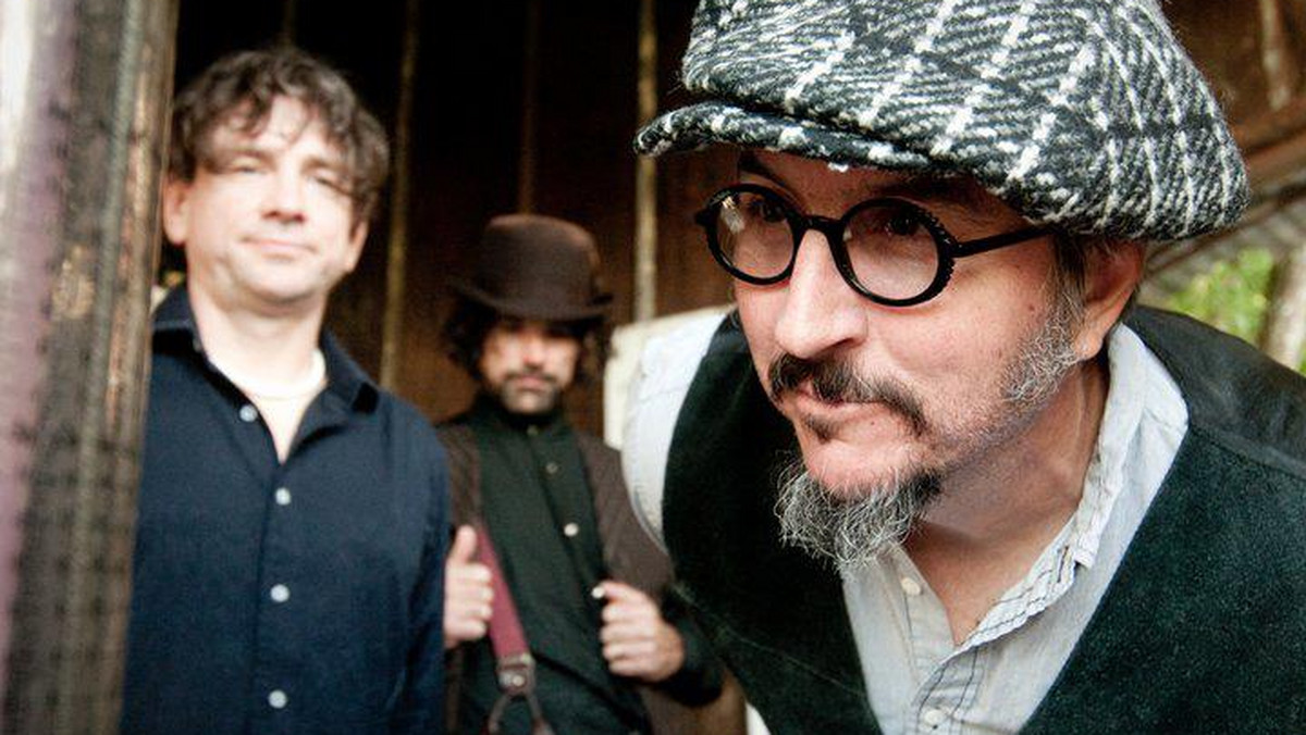 Les Claypool nie próżnuje. Duo De Twang to nazwa nowego projektu artysty, do którego zaprosił swojego starego znajomego, Bryana Kehoe, z którym pracował już przy wcześniejszych solowych przedsięwzięciach. Debiutancki album projektu ukaże sie 4 lutego.