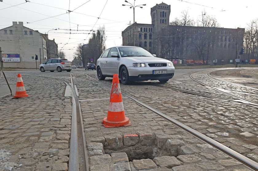 Tramwaje w Łodzi jadą inaczej. Przez remont torów.