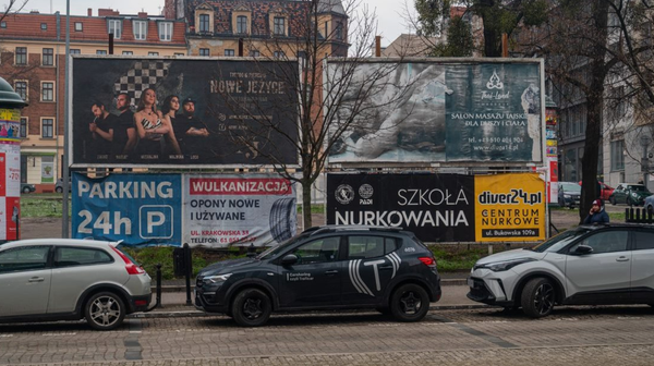 Uchwała krajobrazowa na 33 stronach reguluje to, jak powinny wyglądać reklamy oraz szyldy wieszane na ulicach miasta