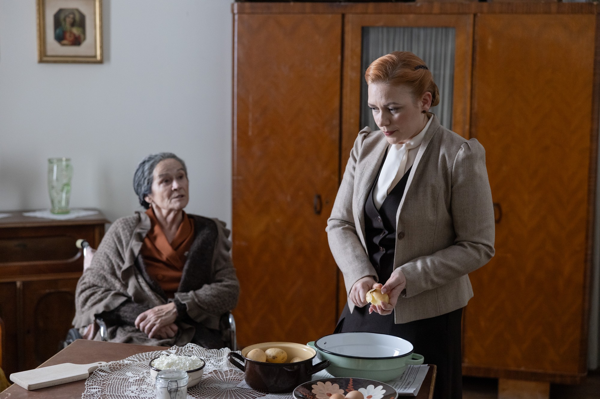 Hana Gregorová a Kamila Heribanová v seriáli Dunaj, k vašim službám. 