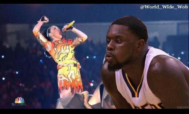 Katy Perry rozpalona jak ogni­sko, które… trze­ba było uga­sić