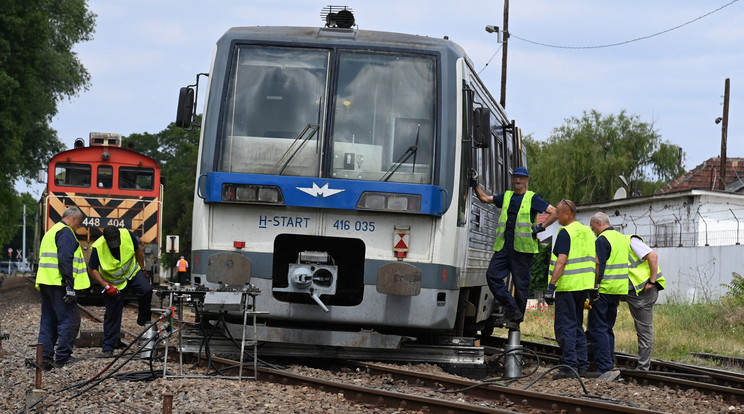 Kisiklott egy vonat Pestszentimrén / Fotó: MTI Mihádák Zoltán