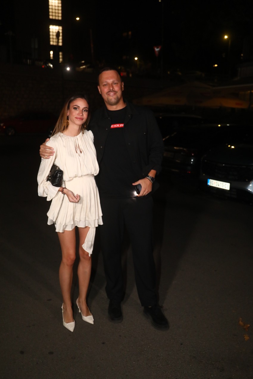 Igor Kojić sa trudnom ženom