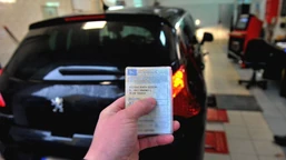 nowe badanie techniczne auta w 2025. żegnaj się z dowodem rejestracyjnym