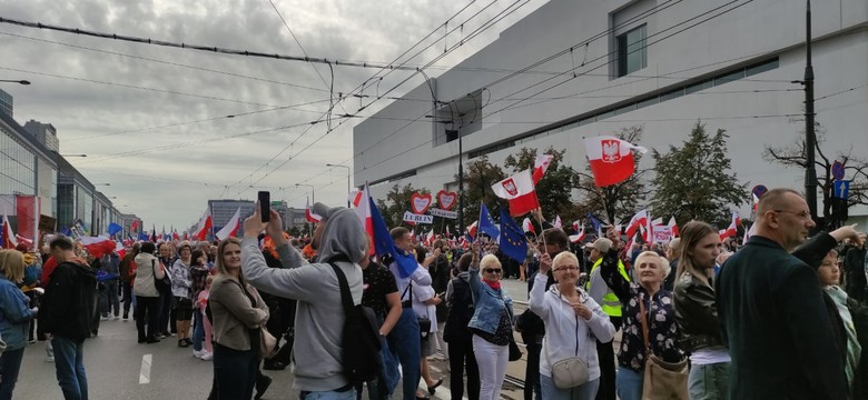Marsz miliona serc. Do Warszawy dotarło 448 autokarów z manifestantami. To mniej niż 4 czerwca
