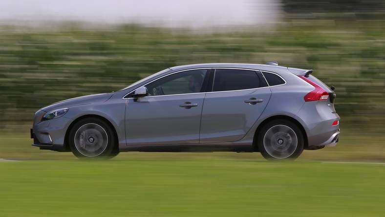 Volvo V40 T5 FWD Niezbyt praktyczny, ale szybki i stylowy