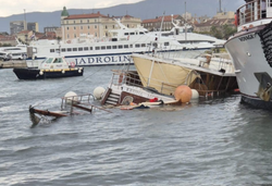 Dramat w Chorwacji po gwałtownej burzy. Zatonął statek turystyczny, Split pogrążył się w chaosie
