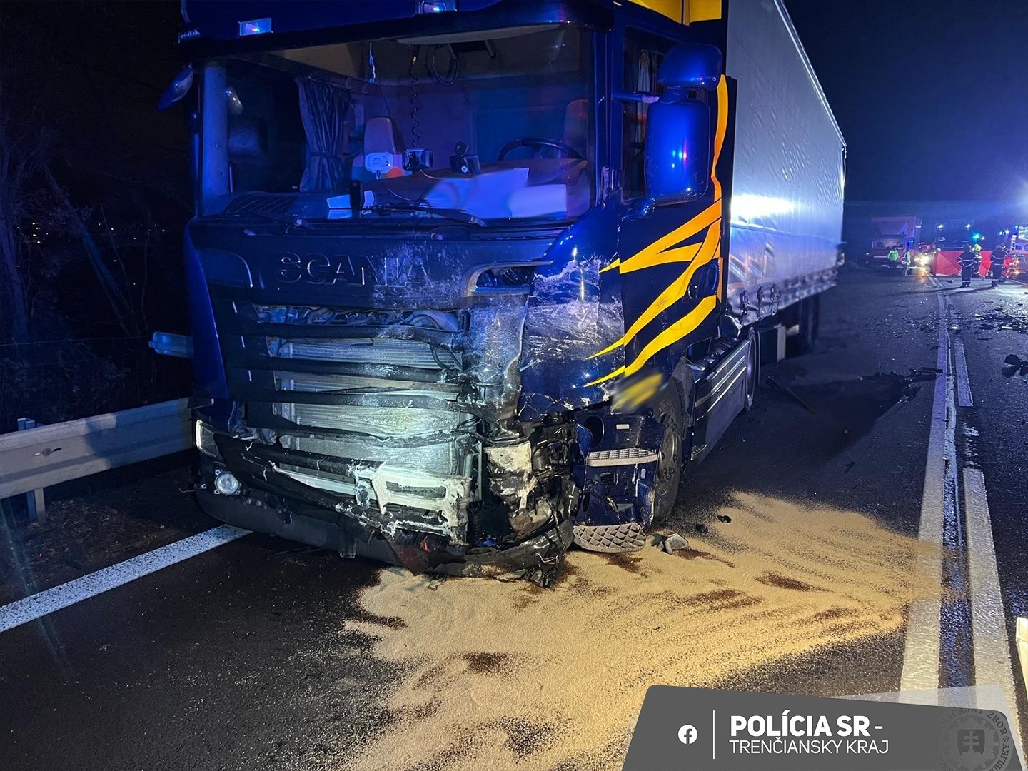 Dopravná nehoda na diaľnici pri Zamarovciach si vyžiadala dve obete.