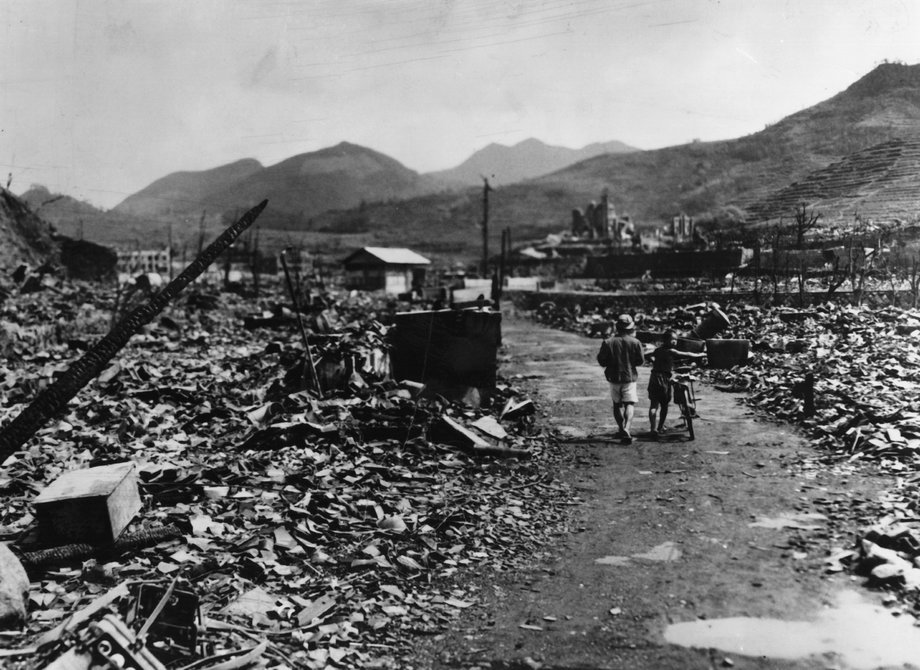 Nagasaki po wybuchu bomby plutonowej Fat Man