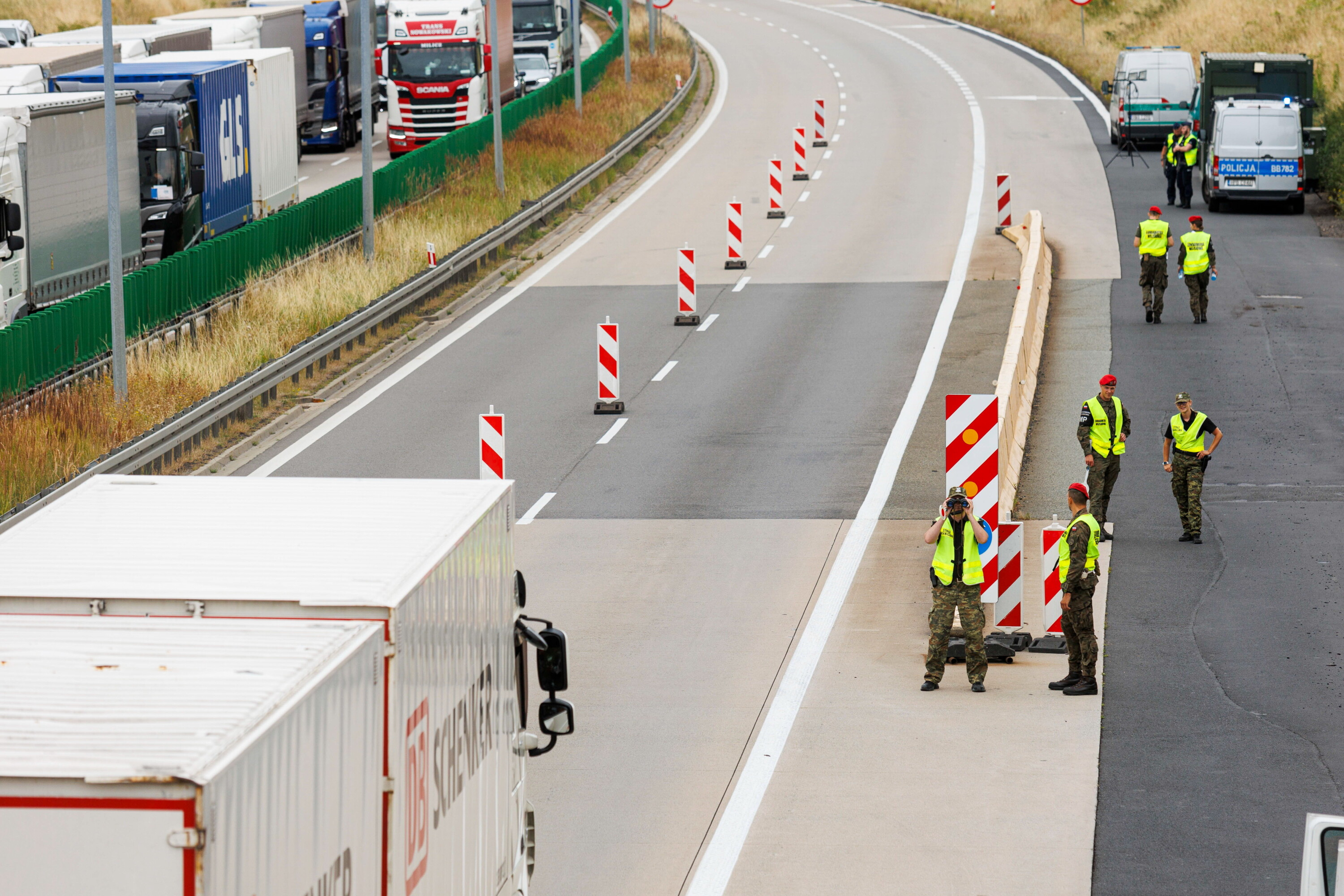 Kontrole graniczne: 227 tys. osób sprawdzonych w 2 tygodnie