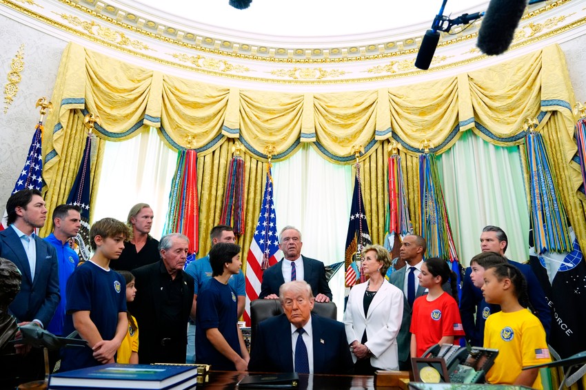  Donald Trampa sa decom u Beloj kući
