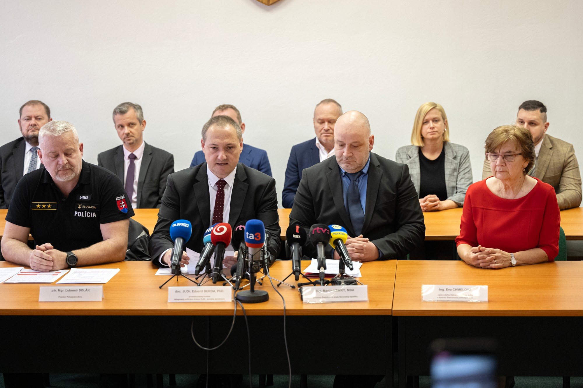 Volebná komisia potvrdila postup Korčoka a Pellegriniho do druhého kola.