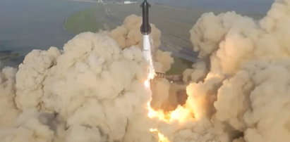 Statek kosmiczny SpaceX wybuchł cztery minuty po starcie. Firma i tak mówi o sukcesie [NAGRANIA]