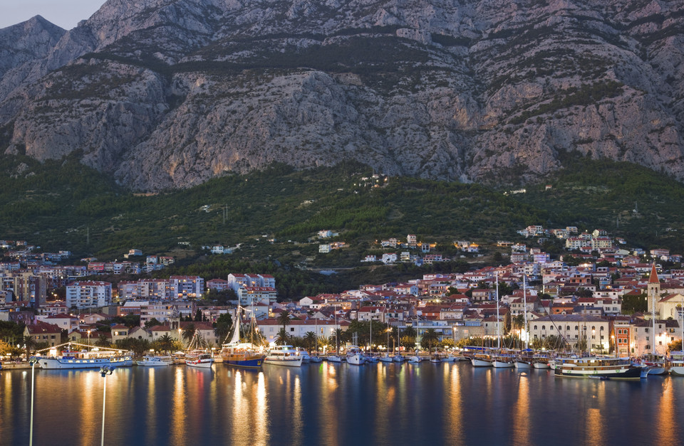 Makarska o zmroku