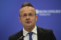 Szef MSZ Węgier atakuje Polskę. "Próbuje zablokować rozmowy pokojowe"