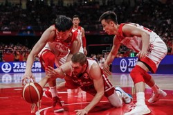 MŚ koszykarzy: Mamy awans! Sędziowie pomagali Chińczykom, ale Polacy walczyli do upadłego