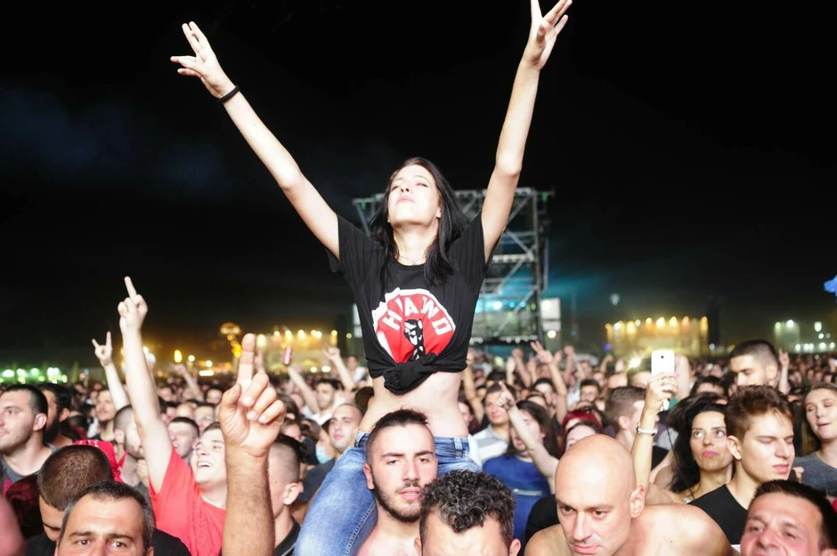 Fanovi zajedno sa bendom pevaju najveće hitove