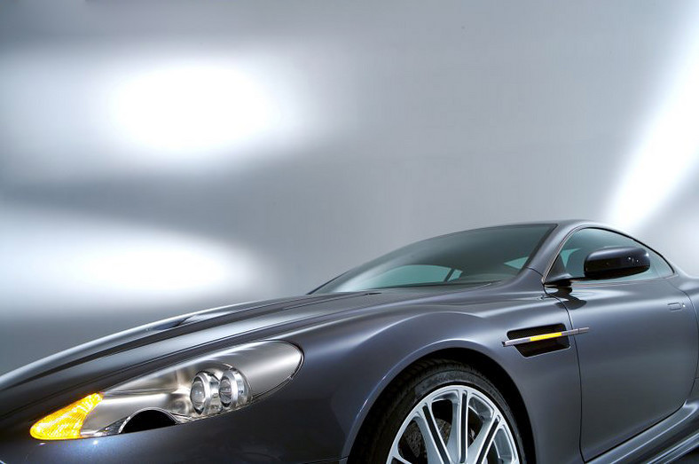 Aston Martin DBS – teoria spisku