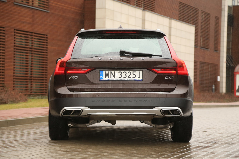 Volvo V90 Cross Country D4 test, dane techniczne, opinie