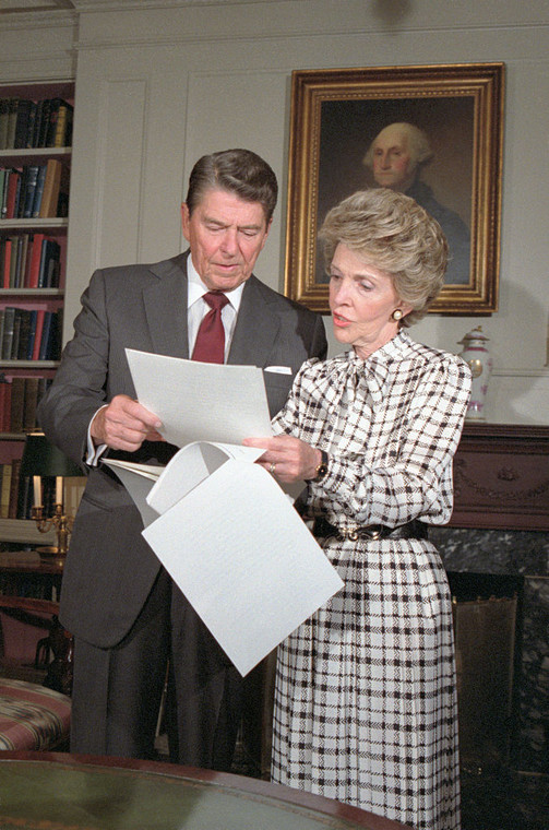 Ronald i Nancy Reagan w Białym Domu w 1986 r.