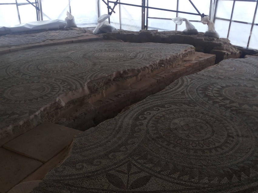 Otktiven mozaik u Maloj trpezariji