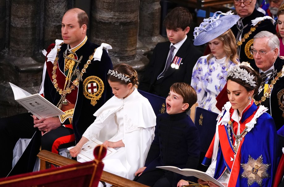 Dla najmłodszych członków rodziny królewskiej ceremonia mogła być nieco nużąca.