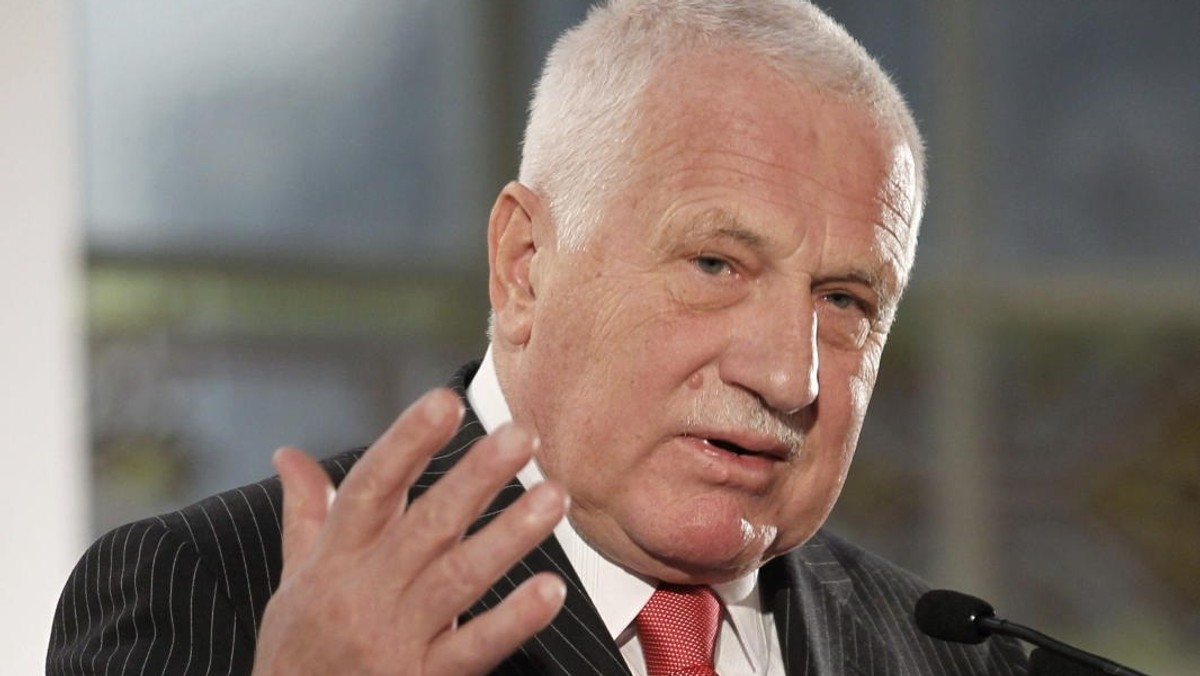 Znany z eurosceptycyzmu prezydent Czech Vaclav Klaus ogłosił w piątek w Pradze, że nie podpisze się pod nowym funduszem ratunkowym dla znajdujących się w kłopotach finansowych krajów strefy euro - Europejskim Mechanizmem Stabilizacyjnym (EMS).