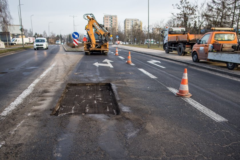 Drogowcy łatają dziury po zimie