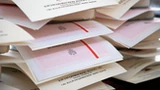 Część uczniów dostała nieważne świadectwa szkolne. MEN wydało pilny komunikat