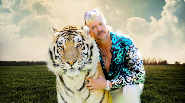 Joe Exotic létezése szinte a hihetetlen kategóriát súrolja - a fickó tervezett gyilkosság és öt tigris megölése miatt ült éppen börtönben, amikor a Tigrisvilág brutális siker lett / Fotó: Netflix