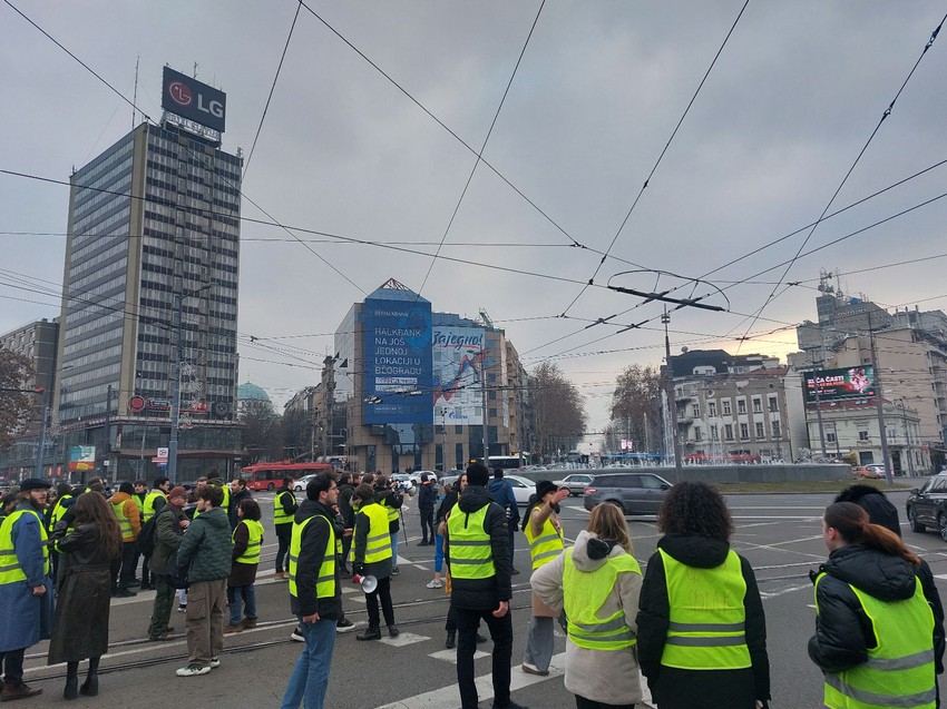 Protest zbog incidenta u Ruzveltovoj, kružni tok na Slaviji