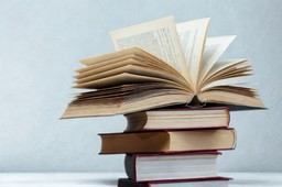 QUIZ ze szkolnych lektur. Uzupełnij tytuł książki. Uważaj na ostatnie pytanie