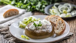 huspeina, czeski przysmak, który jest kolagenową bombą. podajemy przepis