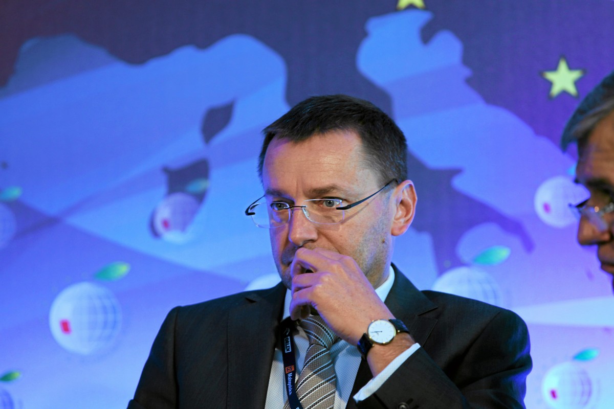 08.09.2011 KRYNICA . FORUM EKONOMICZNE , DRUGI DZIEN OBRAD , PANEL ” KTO SPLACI NASZE DLUGI ” , JANUSZ JANKOWIAK , GLOWNY EKONOMISTA POLSKA RADA BIZNESU . FOT. KRZYSZTOF KAROLCZYK / AGENCJA GAZETA