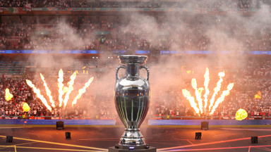Efektowny show i gigantyczna replika trofeum. Tak wyglądała ceremonia zamknięcia Euro 2020