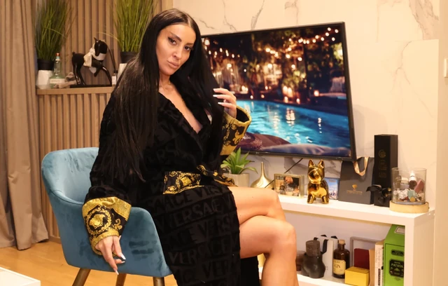 "Ne mogu da budem dobra RIBA i da sređujem kuću!" Slađa Poršelina pokazala STAN OD 300.000 EVRA, od rijalitija živi baš onako kako je htela: "NE IDEM PO NAMIRNICE!" (VIDEO)